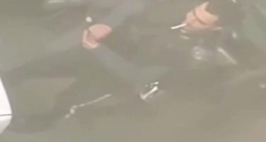 İran polisi narkotik istifadə edərkən görüntüləndi - VİDEO
