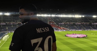 Qurban Qurbanovun oğlu Messi forması ilə PSJ-nin matçında - FOTO