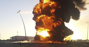 Qobustanda DƏHŞƏTLİ QƏZA: Bir neçə avtomobil yandı, ölən var - YENİLƏNİB - VİDEO