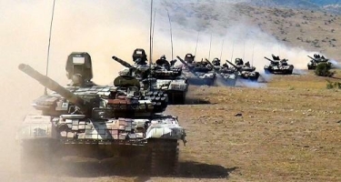 Xaçikyan: Azərbaycan tankları  İrəvana gəlir...