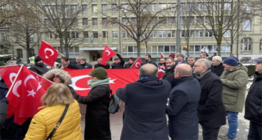 İsveçrədəki türklərdən Qurani-Kərimin yandırılmasına etiraz - FOTO