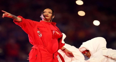 Rihanna “Super Bowl-2023”də səhnəyə 1,2 milyonluq AKSESUARLARLA ÇIXIB - VİDEO - FOTO