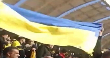 İrandan Ukraynaya dəstək - stadionda bayrağı dalğalandı - VİDEO