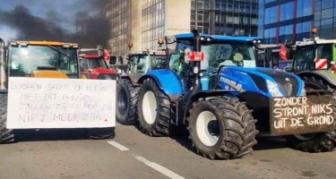 Minlərlə traktor Brüsselin mərkəzini bağladı - VİDEO