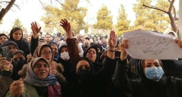 İranda məktəbli qızlar kütləvi zəhərlənir: etirazlar başladı