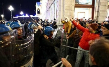 İtaliyanın şimalında anarxistlər polislə toqquşub