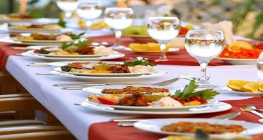Restoranların od tutub yanan iftar və imsak QİYMƏTLƏRİ - 120 manatlıq menyular da var...