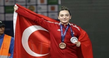 İrəvanda qızıl medal qazanan türk atlet: 
