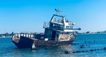 Hind okeanında Çin gəmisi batdı - 39 nəfər itkin düşüb