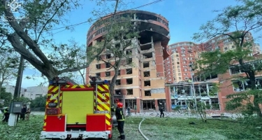 Rusiya Odessanı bombaladı: Biznes mərkəzi, təhsil müəssisəsi, yaşayış kompleksi, mağazalar zədələnib