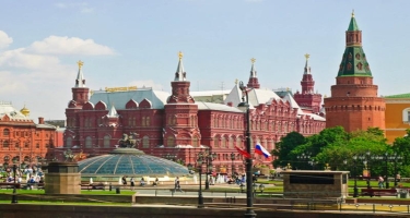 Kreml Putinin Moskvanı tərk etdiyinə dair məlumatı təkzib etdi