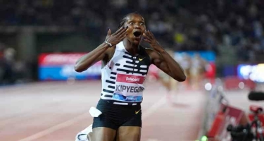 Keniyalı yüngül atlet dünya rekordu qırdı