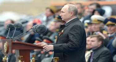 Putin 1 dəqiqəlik sükut elan etdi - VİDEO