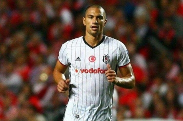 “Beşiktaş” 39 yaşlı futbolçu aldı