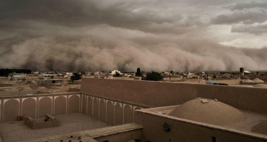 Qum fırtınası: 2107 nəfər xəstəxanalıq oldu