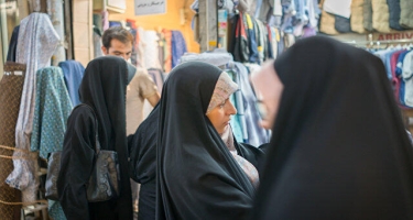 İranda hicaba görə daha 10 iş yeri bağlandı