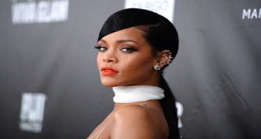 Rihanna bundan 32 milyon QAZANACAQ