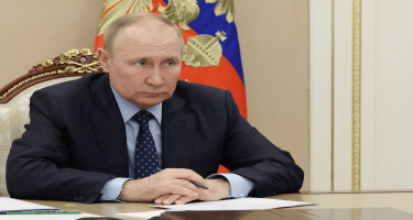 Putin məşhur oval stolundan imtina etdi: Yenisi də GÜNDƏM oldu - FOTO