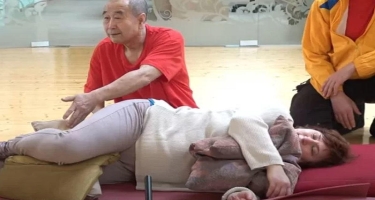 Yatanda 5 yastıq istifadə edin - Çinli həkimdən qızıl tövsiyə - VİDEO