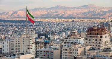 “Instagram”da canlı yayıma çıxan güneyli İranın hökumət qüvvələri tərəfindən döyüldü - VİDEO