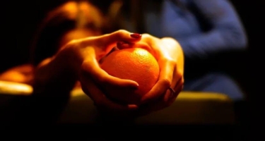Seksoloqdan Yeni il gecəsi üçün “mandarin masajı”