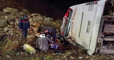 Türkiyədə sərnişin avtobusu qəzaya uğradı: 9 ölü, 30 yaralı