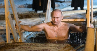 Putin buzlu suya girdi - VİDEO