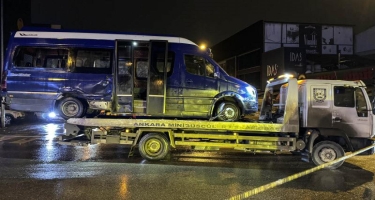 Ankarada mikroavtobus aşıb, 11 nəfər xəsarət alıb