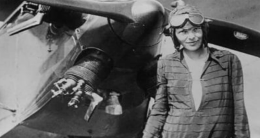 Dünya ətrafında uçan ilk qadın pilotun təyyarəsinin qalıqları aşkarlandı