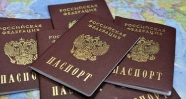 Daha iki milyarder Rusiya pasportundan imtina etdi