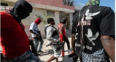 Haitidə Prezident sarayına hücum - şiddətli döyüşlər baş verdi