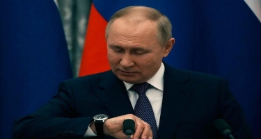 Rusiya Makronun “quyruğunu” tapdayıb? - Putin