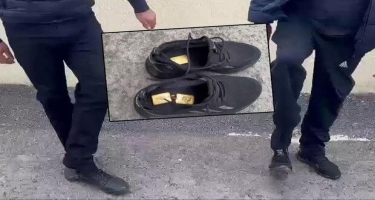 Qarsda iki erməninin ayaqqabılarından qızıl külçələr tapıldı - FOTO