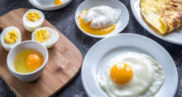 Qaynadılmış, yoxsa qızardılmış yumurta – Hansı daha sağlamdır?