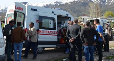 Türkiyədə avtobus avtomobillə toqquşub,  10 nəfər yaralandı