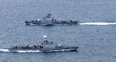 Türk hərbi gəmisi Moqadişu limanında: prezident qarşıladı