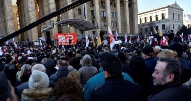 Polşadan vətəndaşlarına çağırış: Tiflisdə ehtiyatlı olun!