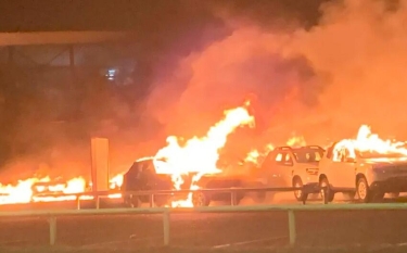 Yeni Kaledoniyada polislə nümayişçilər arasında toqquşmalar olub - FOTO