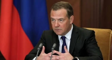 Medvedev Zelenskini oğurluqda ittiham etdi