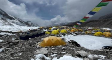 Everestdə ölüm düşərgəsi - yüzlərlə meyit tapıldı