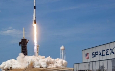 “SpaceX” Türkiyənin rabitə peykini daşıyan raketi orbitə buraxdı