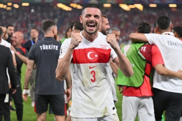 Merih Demiral “Fənərbaxça”ya keçə bilər