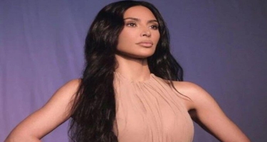 Kim Kardaşyan üzünə qızılbalıq sperması vurdurdu