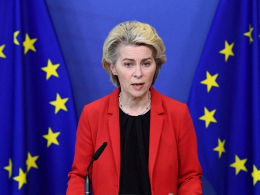 Ursula von der Leyen yenidən sədr seçildi