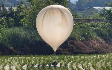 KXDR Cənubi Koreyaya yenidən  zibil balonları buraxdı