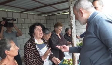 Paşinyan Lələkənddə: alver etdi, pulu az verdi -