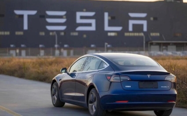 “Tesla” təhlükəsizlik problemlərinə görə 1,6 milyondan çox avtomobili geri çağıracaq