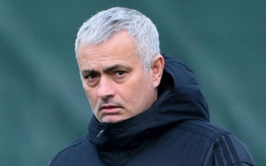 Mourinyo start heyətin 6 futbolçusunu ehtiyata göndərir