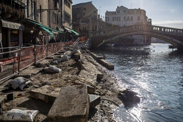 Venesiyanı su basdı - FOTO