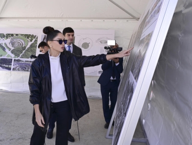 Mehriban Əliyeva Gəncə Memorial Kompleksinin layihəsi ilə tanış olub - FOTO